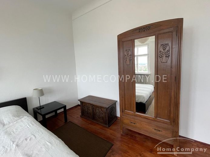 20330G HomeCompany Dresden Möbliert/Furnished 2-Zimmer Apartment mit phantastischer Aussicht über die Stadt am Loschwitzer Elbhang, grosse Dachterrasse max. 2 Personen – d5b0d9b10632cb977aa04d0cb4a50f0ade4db99d.jpg