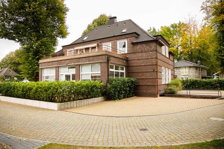 Repräsentative Büro-Villa in HH-Boberg – flexible Büroflächen & Coworking ab 20-40 m² (All-In-Miete) – 20250918_Vorderseite_III