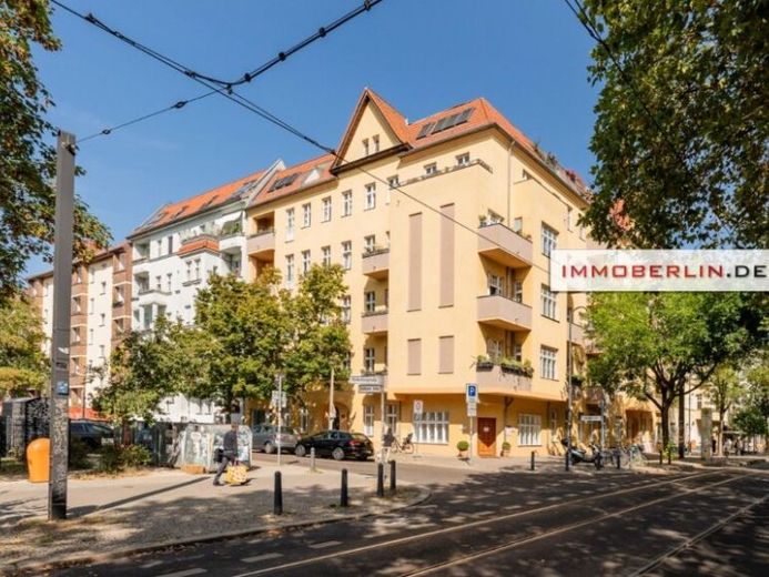IMMOBERLIN.DE - شقة في مبنى قديم غارقة بالضوء مع مصعد في موقع يحظى بشعبية كبيرة – الصورة 1