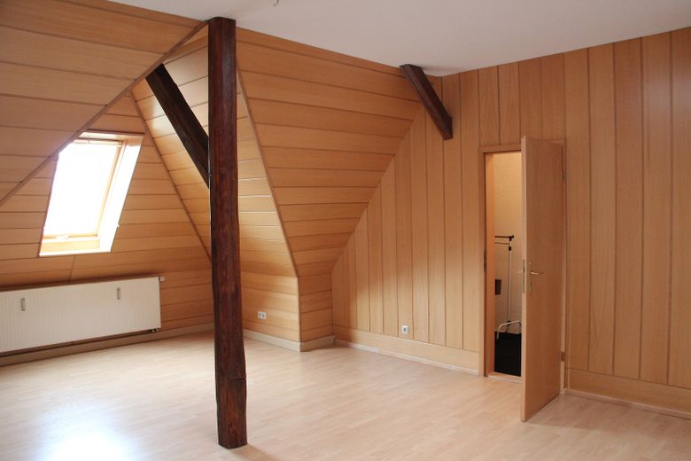 Modernisierte Jugendstilvilla – Wohnzimmer DG re. 