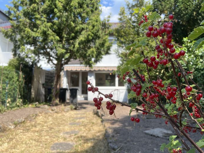Charmantes Reihenhaus mit ausgebautem Dachboden und schönem Außenbereich - zzgl. Garage – Garten