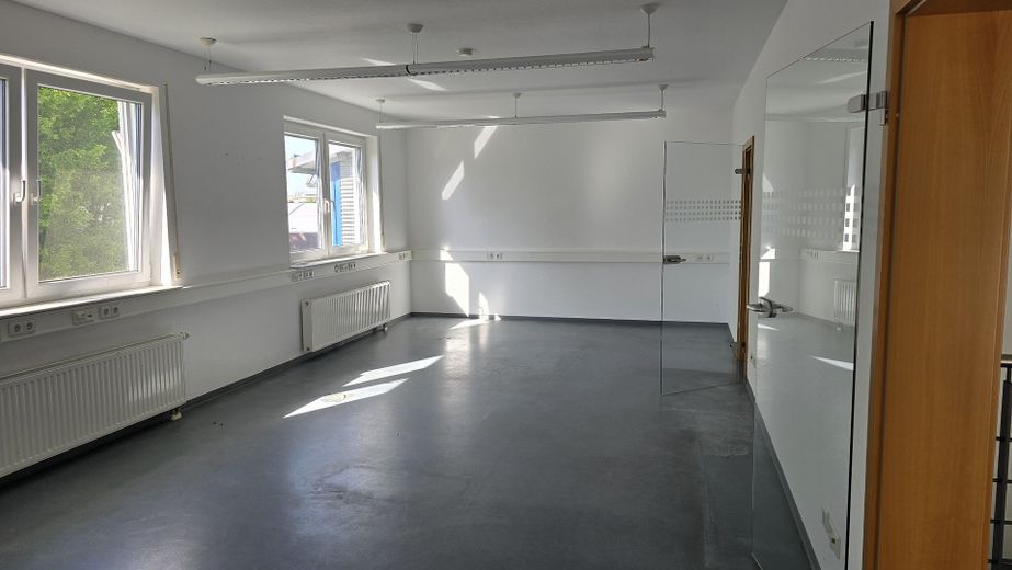 انتباه للحرفيين والشركات الناشئة - قاعة ومكتب - شاركوا في تشكيلهما الآن، 8-14€/م² – Büro - vor Renovierung