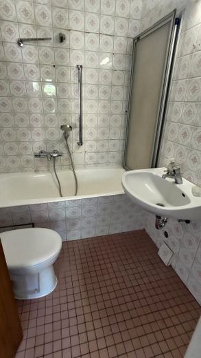 Bad zu Zimmer 3