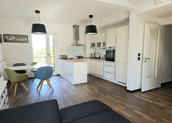 3.OG Blick Wohnzimmer in Küche