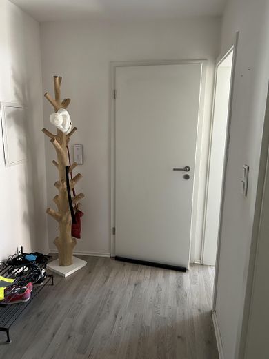 Großzügige 3-Zimmer-Wohnung mit Balkon – zentral in Lauingen – Flur / Gang