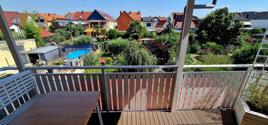 Modernes Einfamilienhaus – Balkon  OG