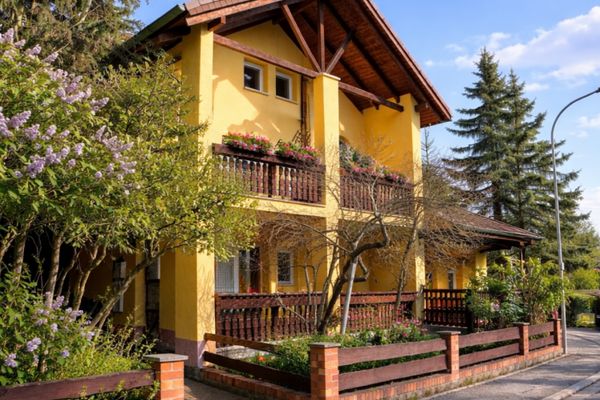 DÖRFLES ** quietly located 2-room apartment with open kitchen ** whirlpool, carport **