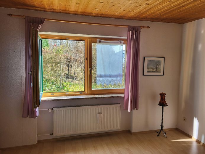 Freistehendes Einfamilienhaus in ruhiger Südhanglage mit weitem Blick über das Vilstal – Arbeitszimmer