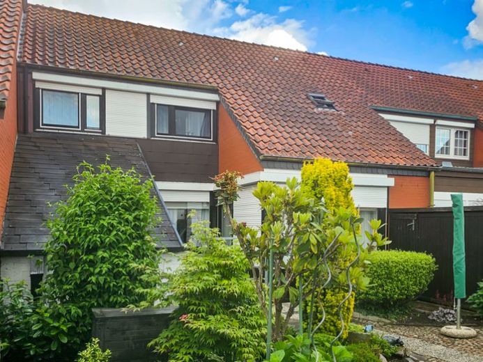 Reihenmittelhaus in Sulingen mit Garage und Carport zu verkaufen! – फोटो 1