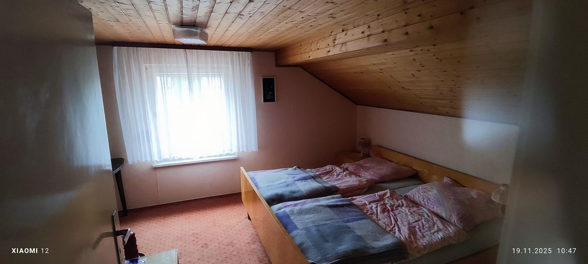 Schlafzimmer DG