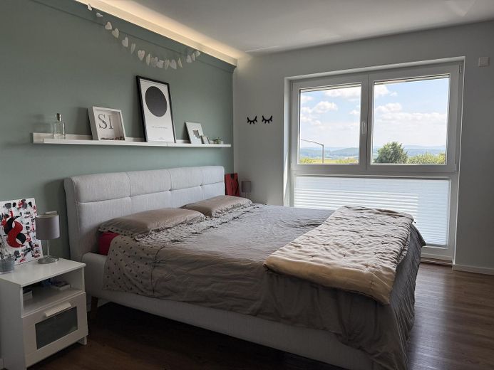 Balkonlu, asansörlü, manzaralı ve üst düzey donanımlı modern 3 odalı daire – Schlafzimmer