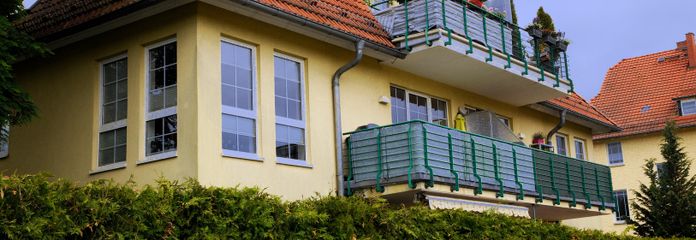 Südseite: Ansicht Straße
