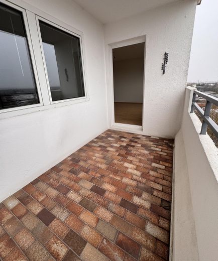 Moderne 3-Zimmer Wohnung mit Balkon im 10. OG in Köln-Eil (Porz) – Balkon