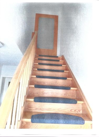 Familiendomizil - Zweifamilienhaus mit Apartment – Treppe