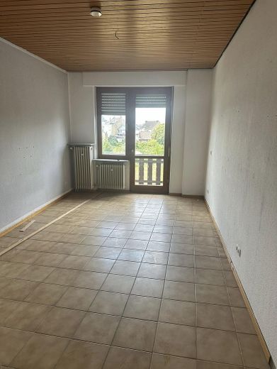 Apartamento de 4 habitaciones con balcón en Neuwied – Foto 3