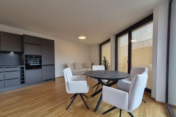 Vida prémium con vistas al Elba | Marina Garden Dresden | Amueblado / Sin amueblar