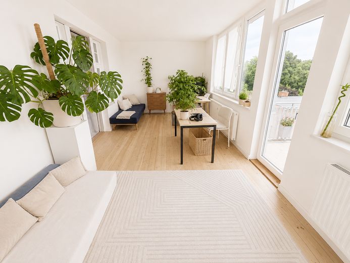 Sonnige 3-Zimmer-Wohnung im sanierten Altbau – Wohnzimmer