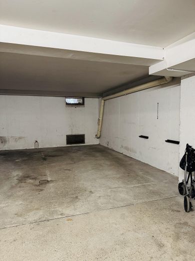 Tiefgaragen-Stellplatz