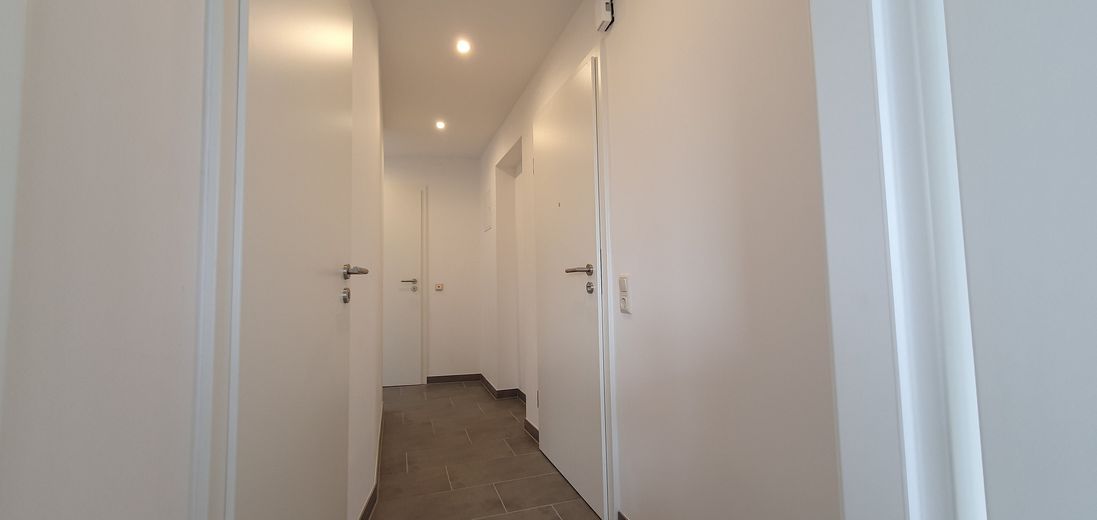 (AK5604) Modernizzato! Cucina componibile! Balcone! Garage! – Flur