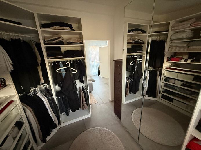 Ankleidezimmer / Zimmer