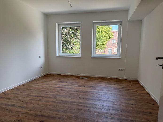 Komfortwohnen im Neubau mit Aufzug, Tiefgarage und Kühlung – Schlafzimmer