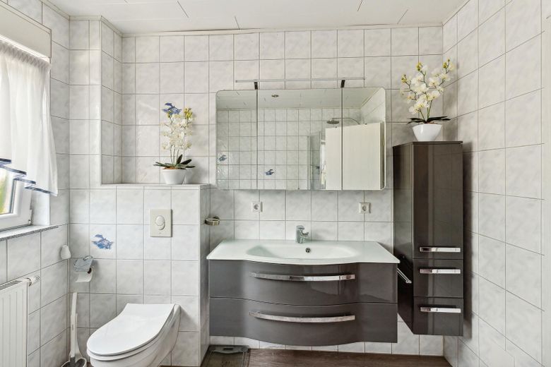 Modernes Einfamilienhaus / Bungalow mit großem Garten und viel Platz für die ganze Familie – Foto 8