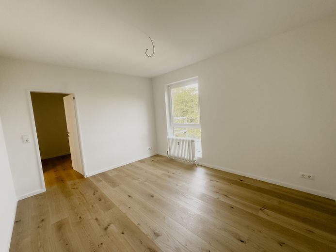 Sofortiger Erstbezug nach Renovierung | Im Herzen von Schwachhausen | Balkon | provisionsfrei – Schlafzimmer