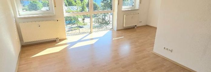 Tolle 1-Raum-Wohnung mit Lift und Außenjalousien (Stellplatz möglich)