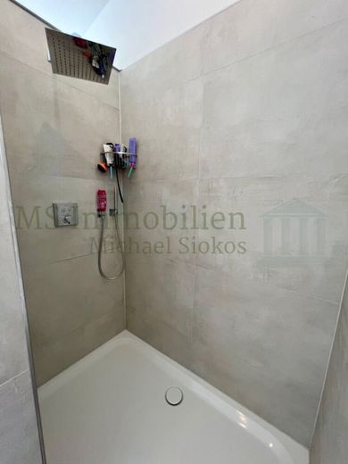 *** Attraktives Mehrfamilienhaus mit möglicher Erweiterung *** – Badezimmer 2
