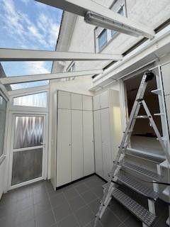 Stuhllager Austritt Vorhof