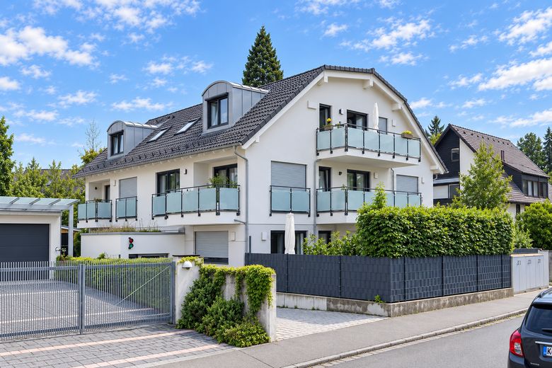 Penthouse mit Einbauküche – Aussenansicht