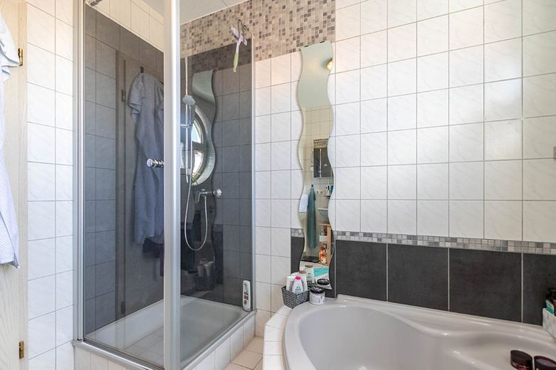 Wohnen mit Charakter - stilvolle Split-Level-Wohnung mit 3,5 Zimmern in Riedstadt-Crumstadt – V560-2613-20