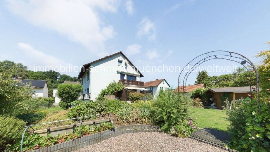 Großzügiges Zweifamilienhaus in Fuldatal - Perfekt für große Familien &amp; Mehrgenerationen – Garten