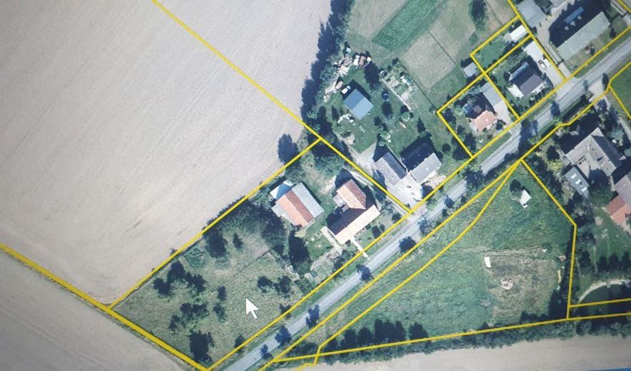 Großzügiges Bauernhaus-Idyll mit Scheune, Ausbaureserve und Weideland – Luftbild