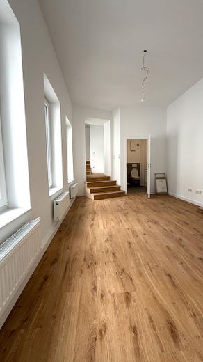 Fully renovated old building, first occupancy - perfect for 2-person shared flat / couples – Wohnzimmer