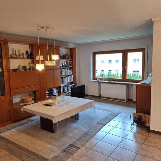 Schöne EG-Wohnung mit Balkon und Einbauküche in guter Lage – Bild 6