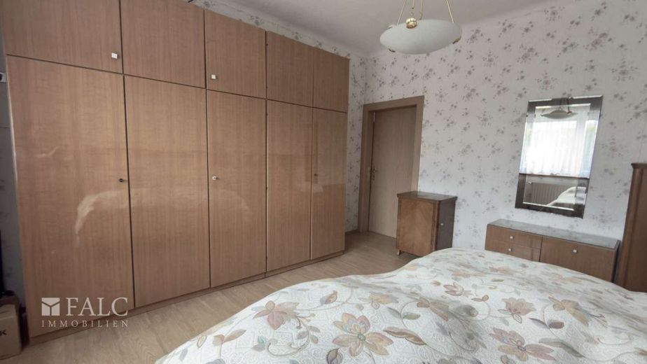 Familienfreundliches Handwerkerhaus mit Potenzial nahe Erfurt – Schlafzimmer