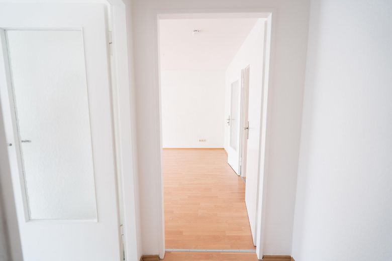 3-pokojowe mieszkanie z dwoma balkonami w centrum Frankfurtu – Zdjęcie 3
