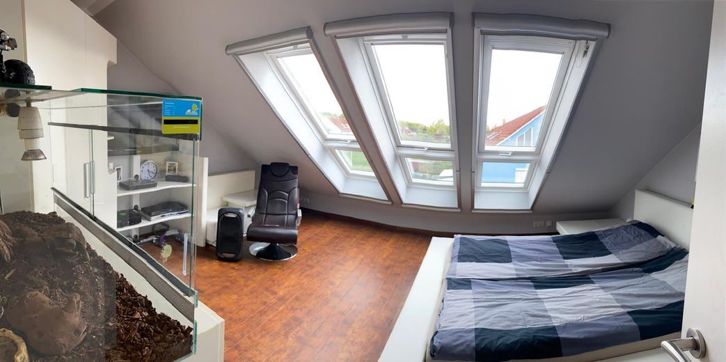 Raumwunder RMH, Fernwärme, Fußbodenheizung, Kamin, Vollkeller, ausgebautes DG, Doppelcarport – Dachgeschoss