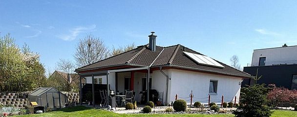Modernes Einfamilienhaus / Bungalow mit großem Garten und viel Platz für die ganze Familie