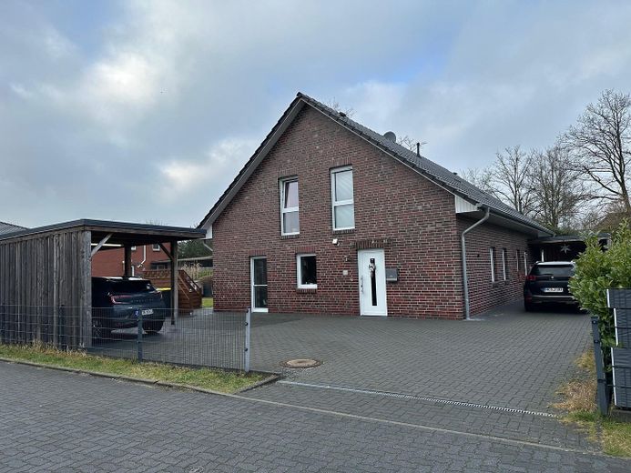 Straßenansicht