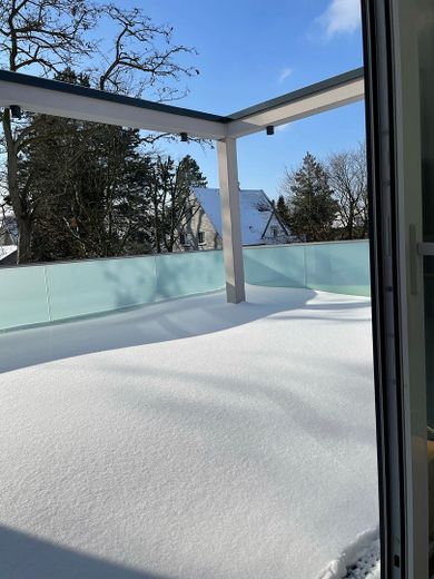 Luxus-Penthouse-Wohnung in traumhafter Lage mit Privatseenutzung – Terrasse Staffelgeschoss I