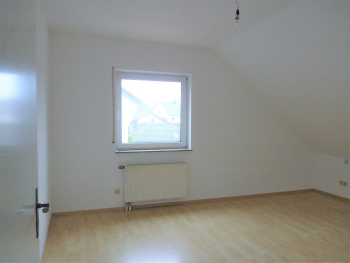 Piękne, ciche 4-pokojowe mieszkanie na poddaszu z balkonem w pobliżu MT/LM – Zdjęcie 8