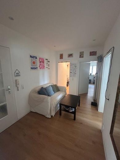 Zentrumsnahes WG-Zimmer mit Münsterblick – Flur mit Couch