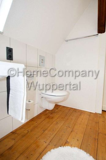 Moderne Dachgeschosswohnung mit DSL und PKW-Stellplatz in W-Ronsdorf – c3dab860e9a8bea85b52ca888049b1f620cd72e0.jpg