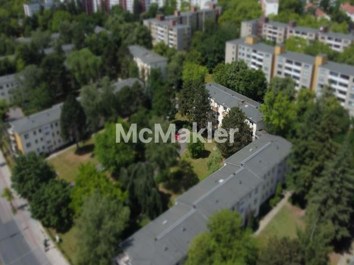 Vermietet: 2,5-Zimmer-Wohnung im 1. OG mit Balkon und Kellerabteil in Marienfelde – Foto 1