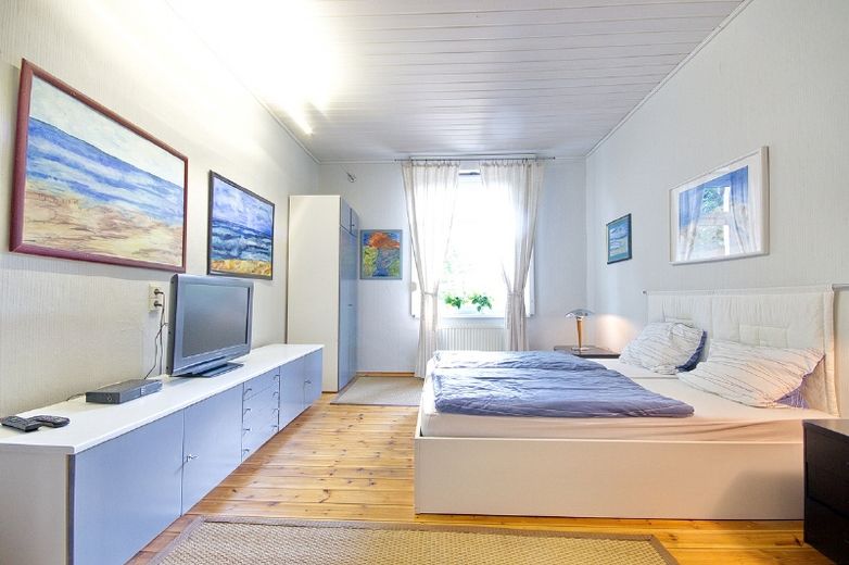 Liebevoll eingerichtete, helle Wohnung mit Innenhof/Terrasse, mit Reinigung, Vermietung an Berufspendler – b6379313d737eaa0b5aa93449959185da72e688d.jpg