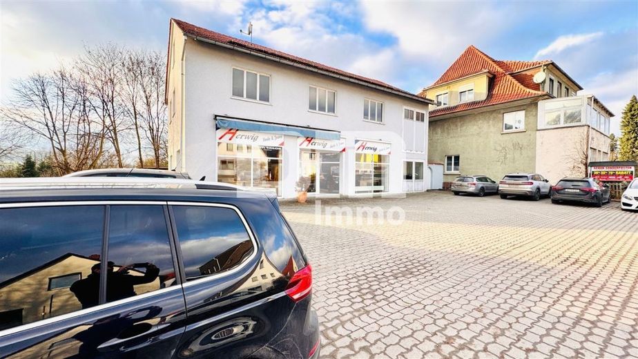 (R)eserviert!Laden-/Büro-/Lagerkomplex 
mit 300 m² Nutzfläche und Parkflächen – Parkflächen