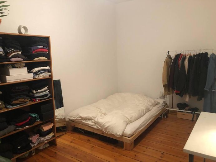 Schöne 2-Zimmer-Wohnung mit Balkon in guter Lage – Schlafzimmer