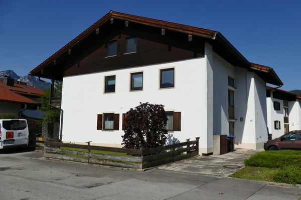Zur Kapitalanlage! Inzell - zentrale, helle 1-Zimmer-Dachgeschoßwohnung - provisionsfrei!